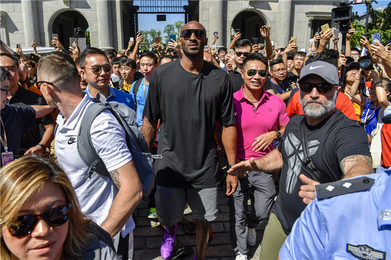 雄鹿内线统治令对手无解（雄鹿禁区碾压 对手无计可施）