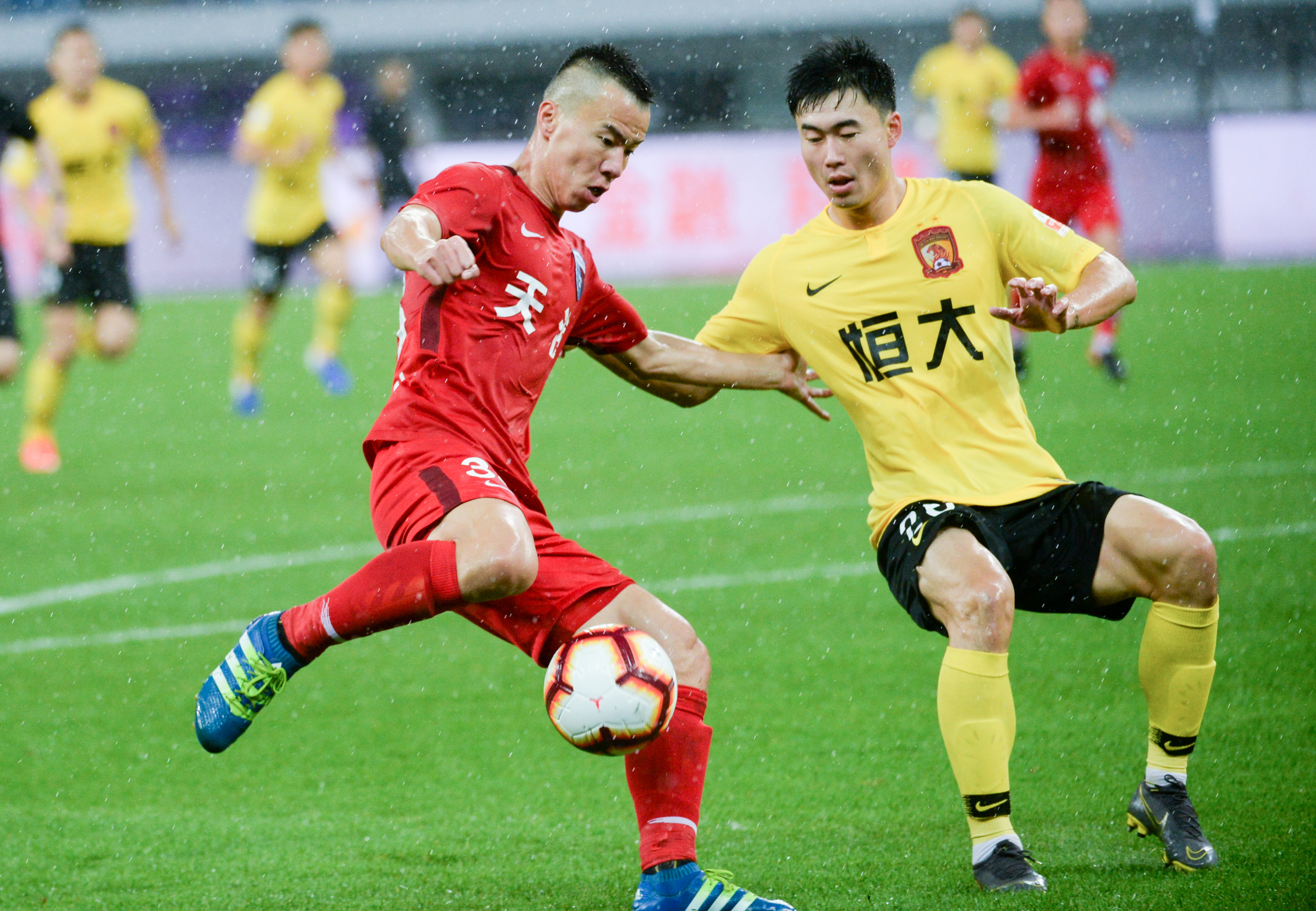 传闻：拜仁非常欣赏埃弗顿边锋恩迪亚耶（消息称，拜仁青睐埃弗顿边锋恩迪亚耶）