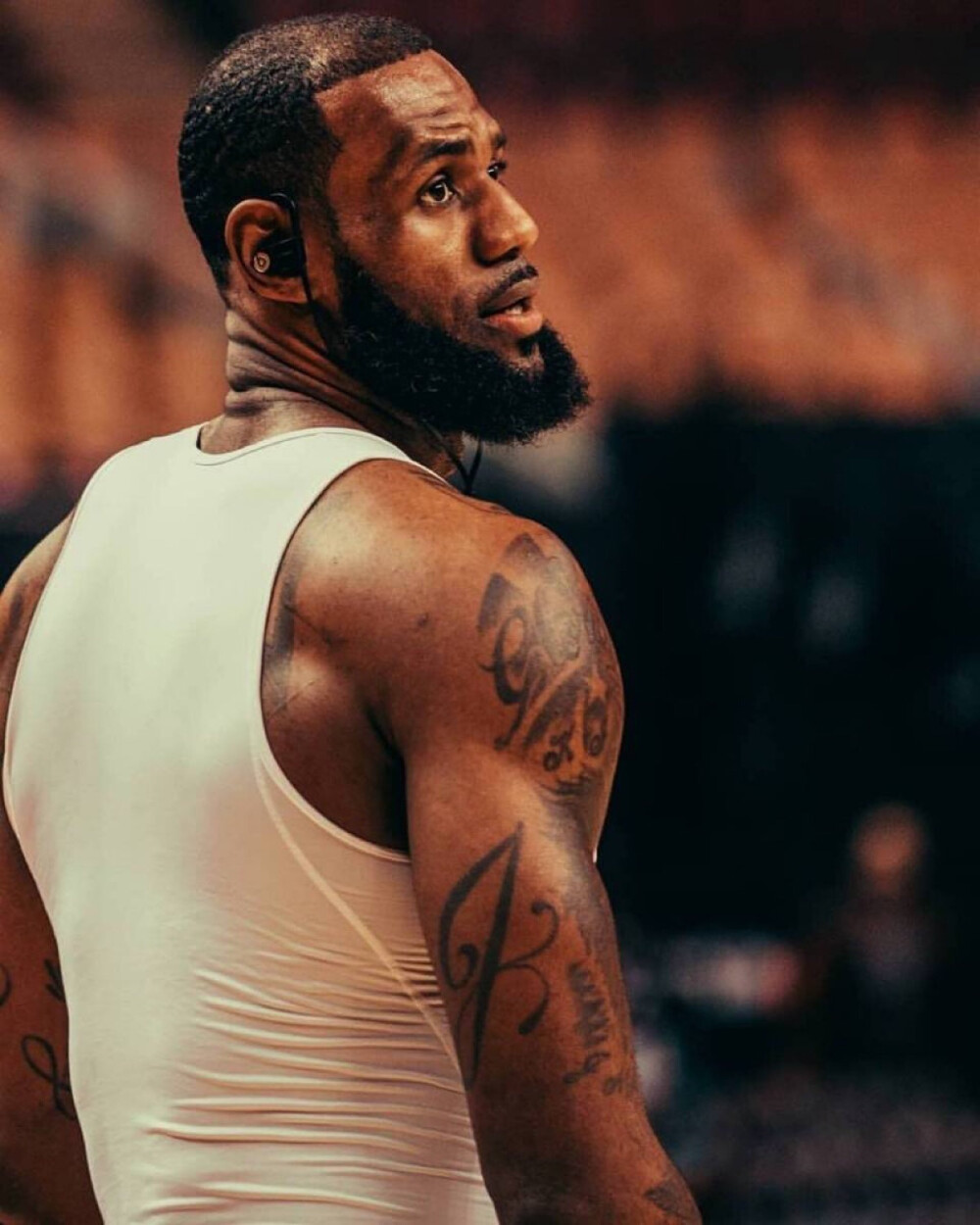 一个决定改变走势（一次抉择，改写走势）