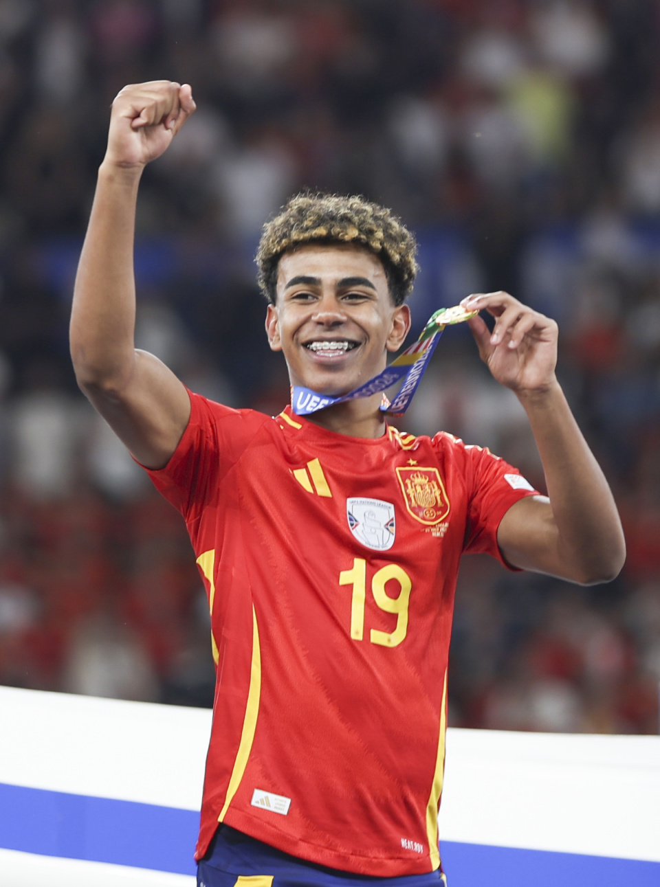 亨利：很多枪手球员都立志拿欧冠；难忘愤怒梅西训练过掉全队（亨利：阿森纳多人志在夺欧冠；难忘梅西怒火中烧训练场连过全队）