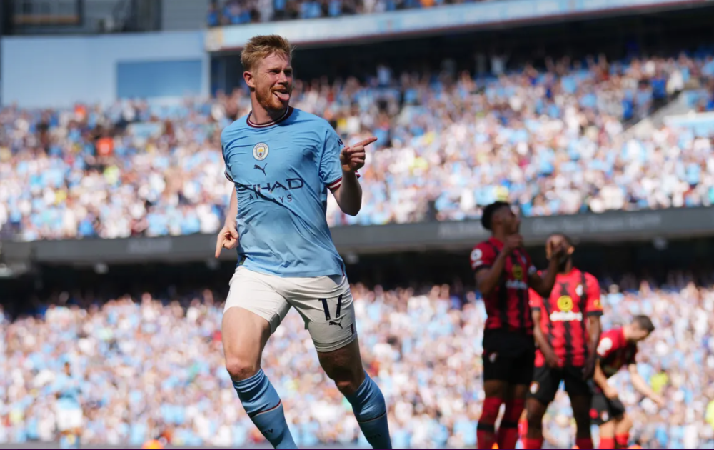 西甲战报：布坎南世界波，米考塔泽建功，黄潜2-0赫塔菲（西甲赛况：布坎南轰世界波，米考塔泽破门，黄潜2比0完胜赫塔菲）